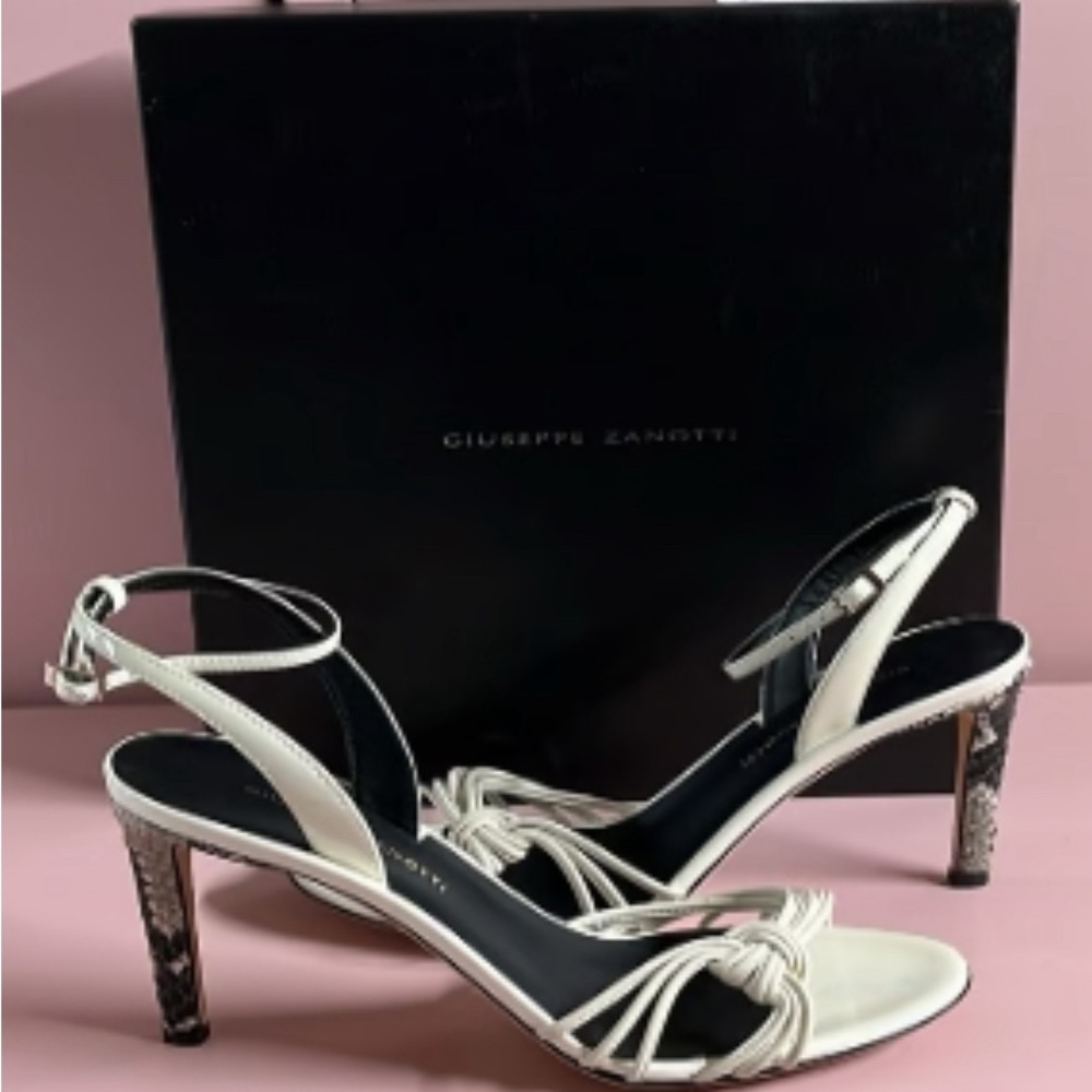 New Giuseppe Zanotti YLEN Size 8 1/2, Cream/Snakeskin Stilletto